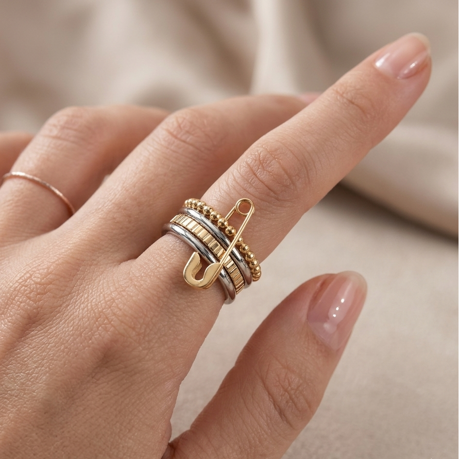 Safety pin rings stack (size 6)