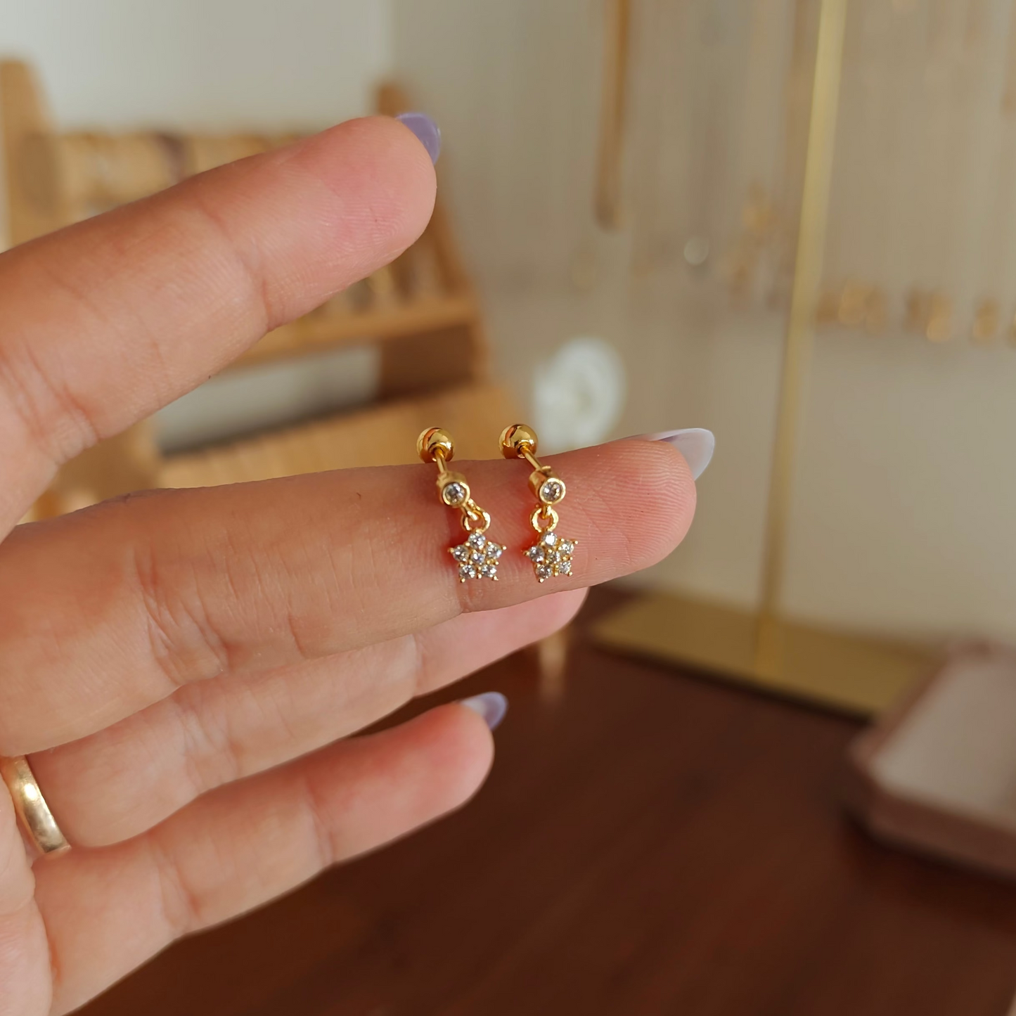 Star ball-back studs