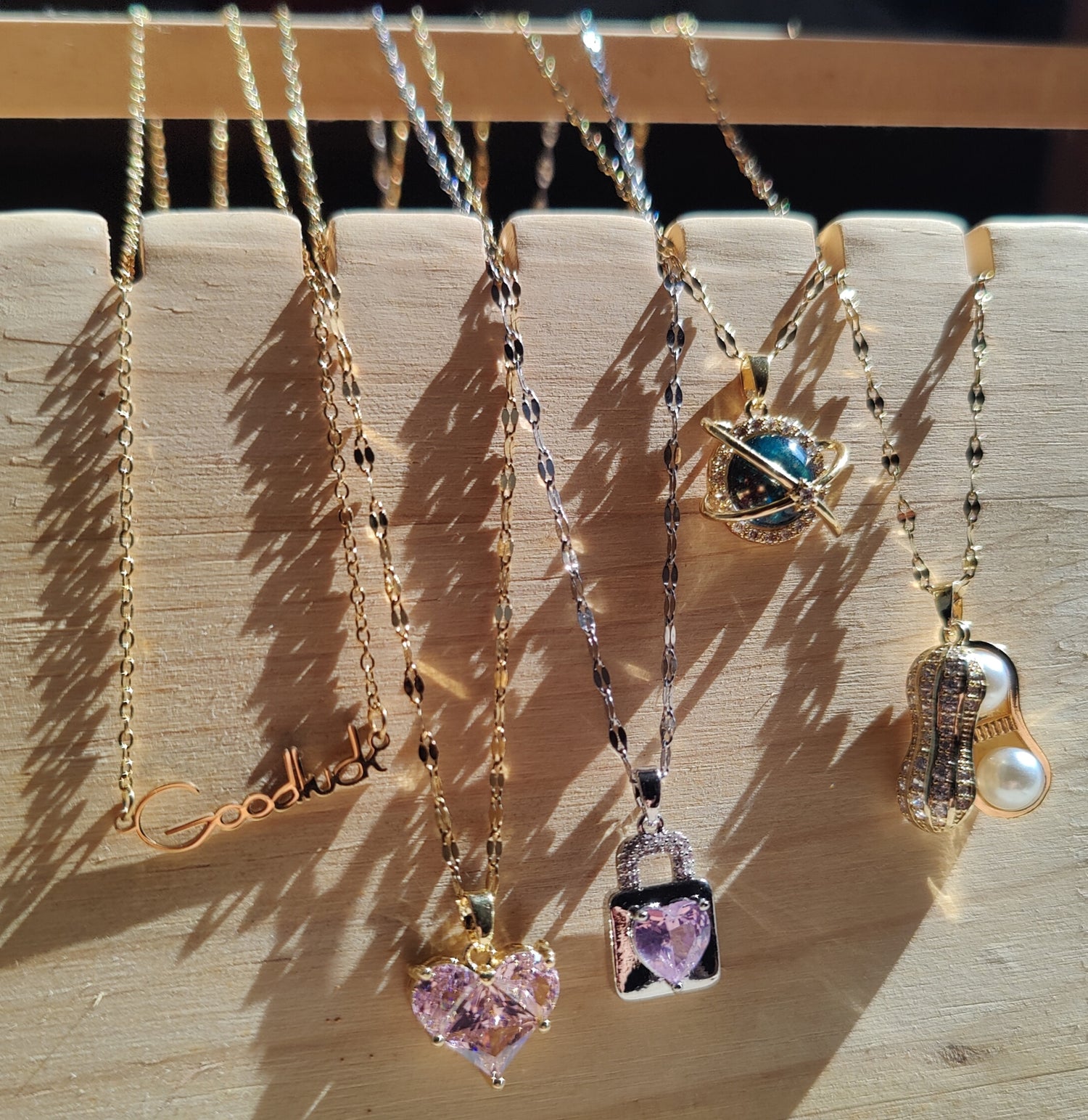 NECKPIECES