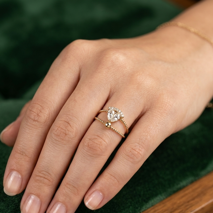 Vivian Ring (size 7)