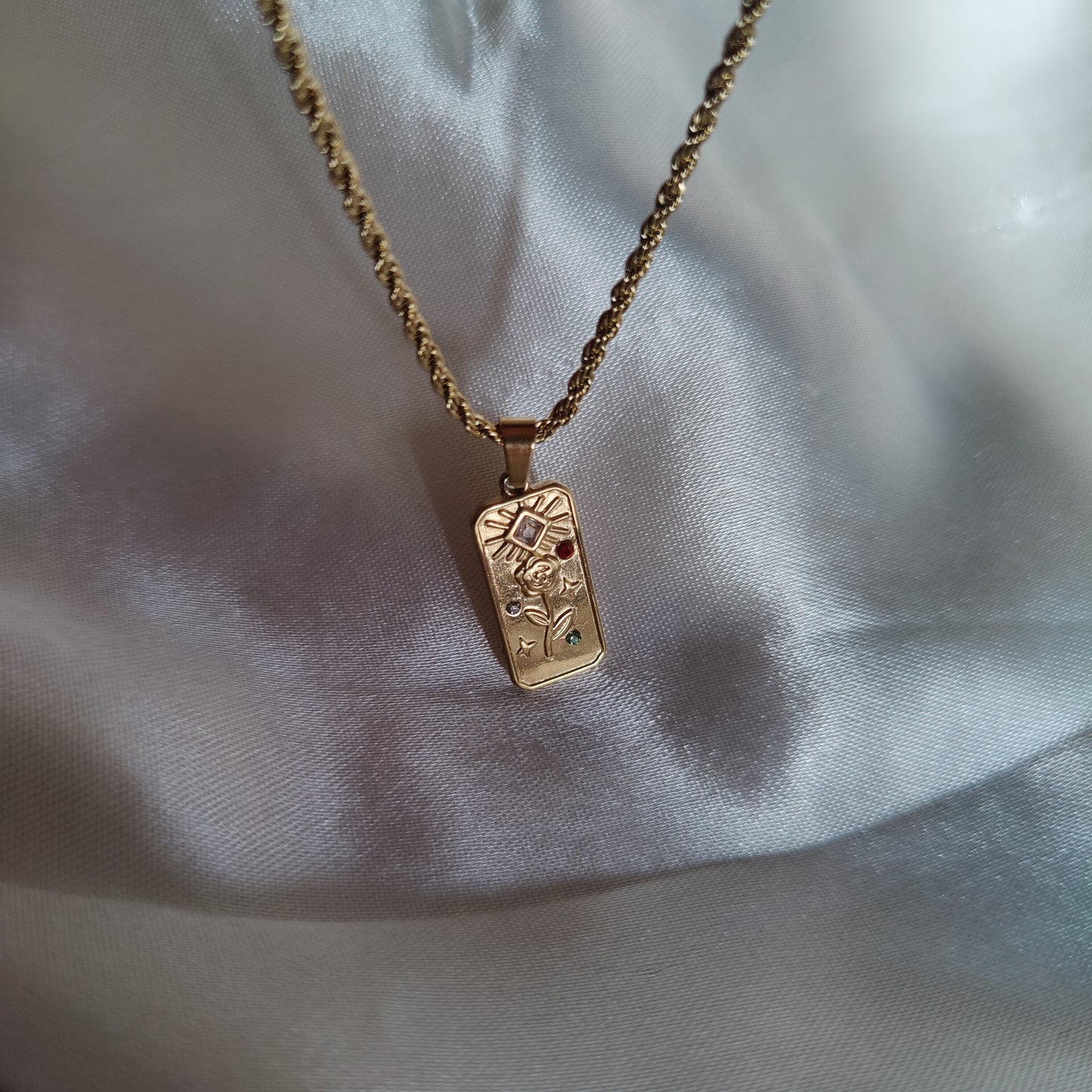 Rose neckpiece