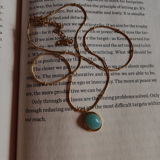 Chelsea neckpiece