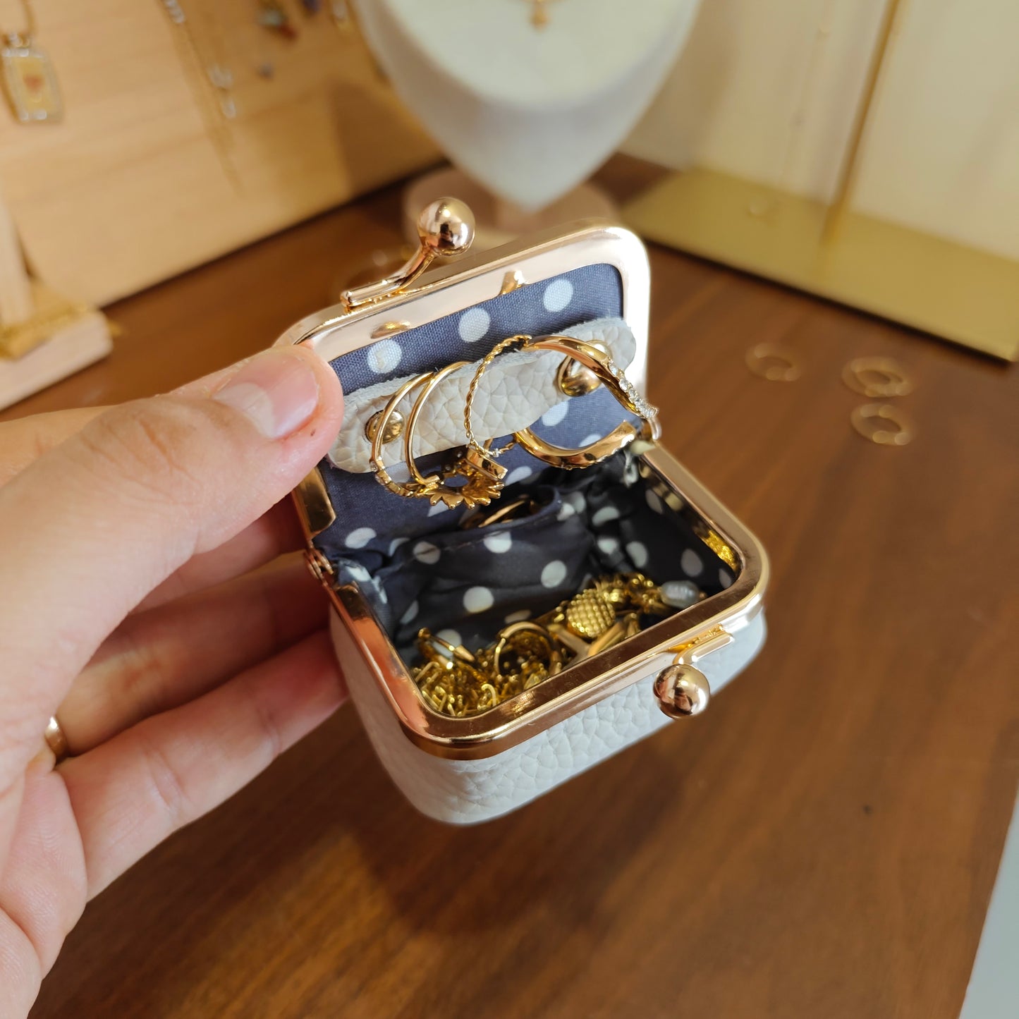 Beige mini jewellery case