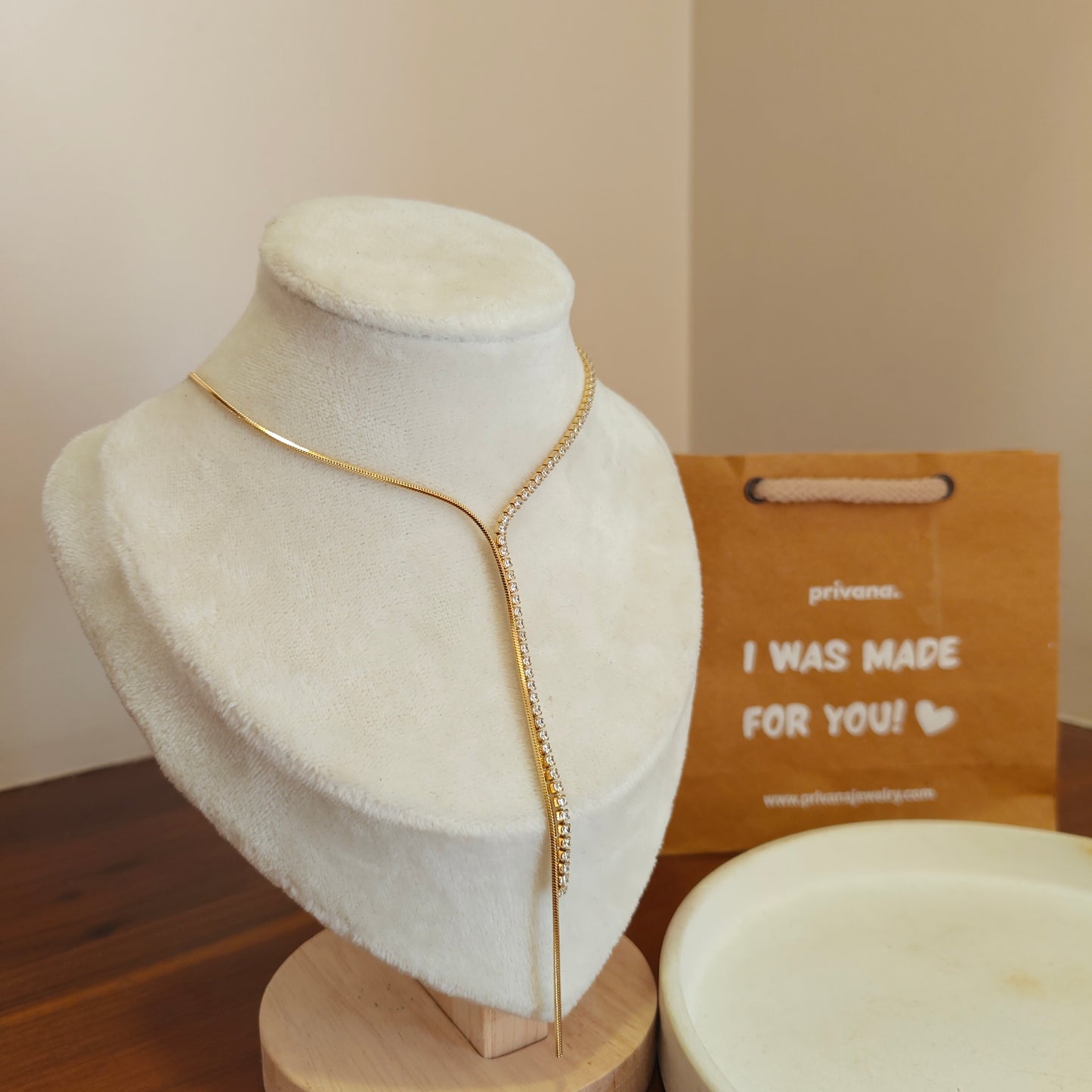 Willa neckpiece