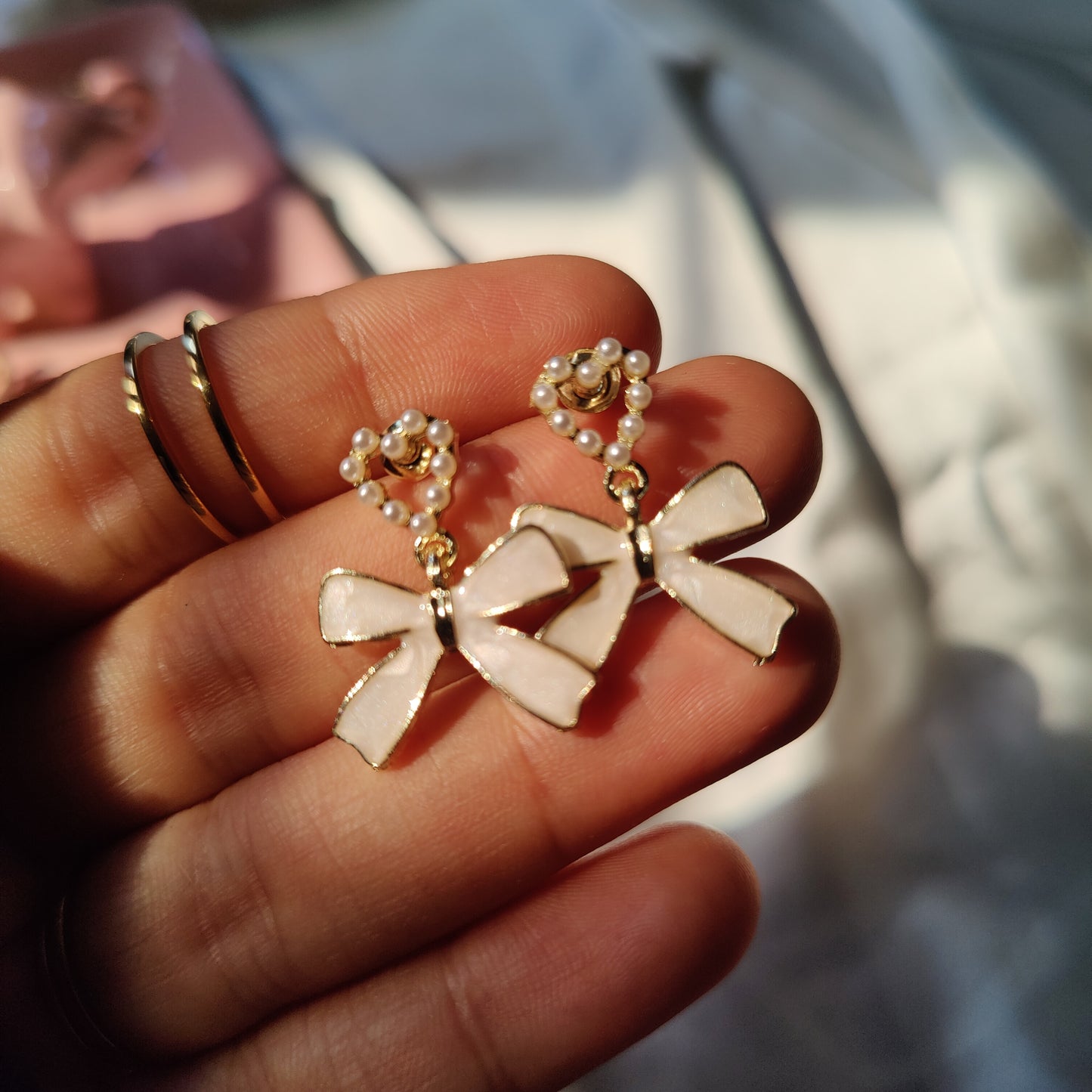 White bow heart Earrings