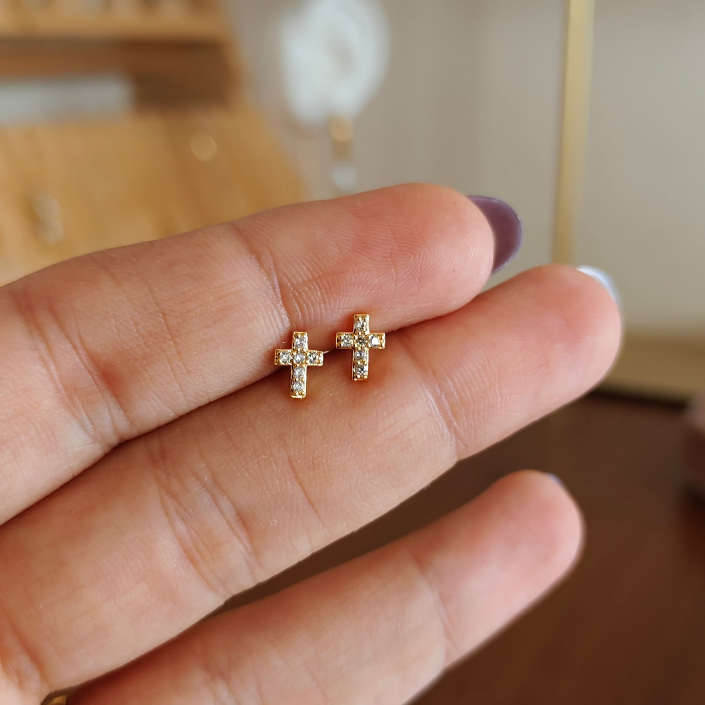 Cross ball-back studs