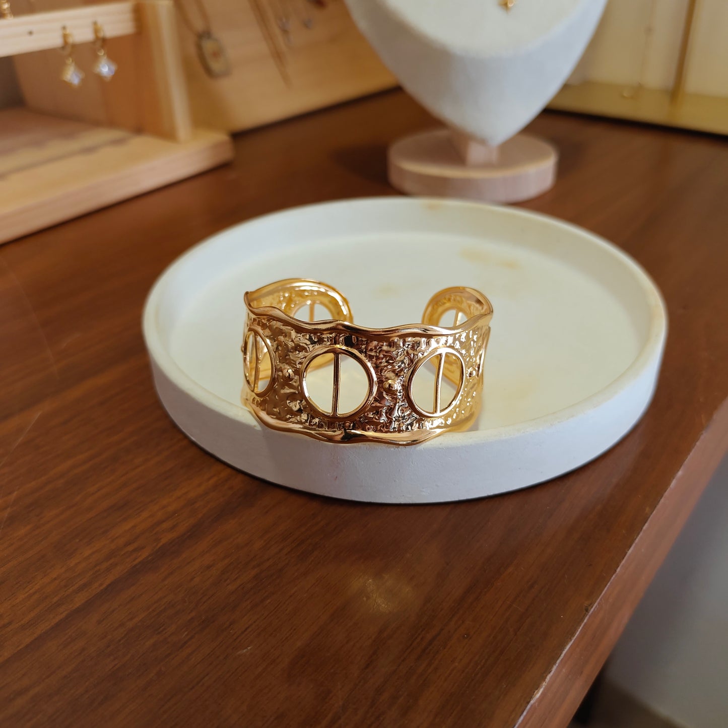 Emma cuff