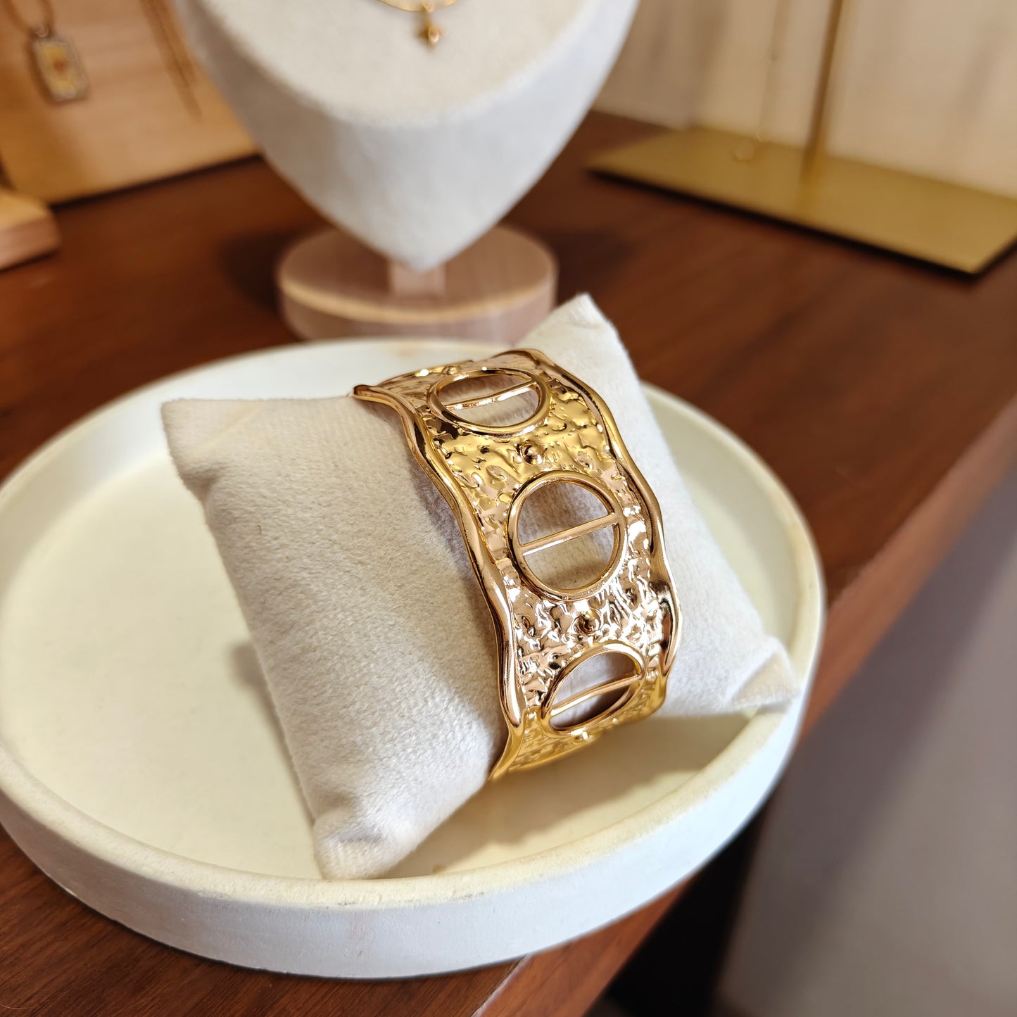Emma cuff