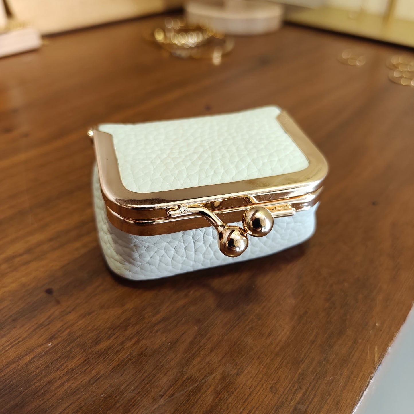 Beige mini jewellery case