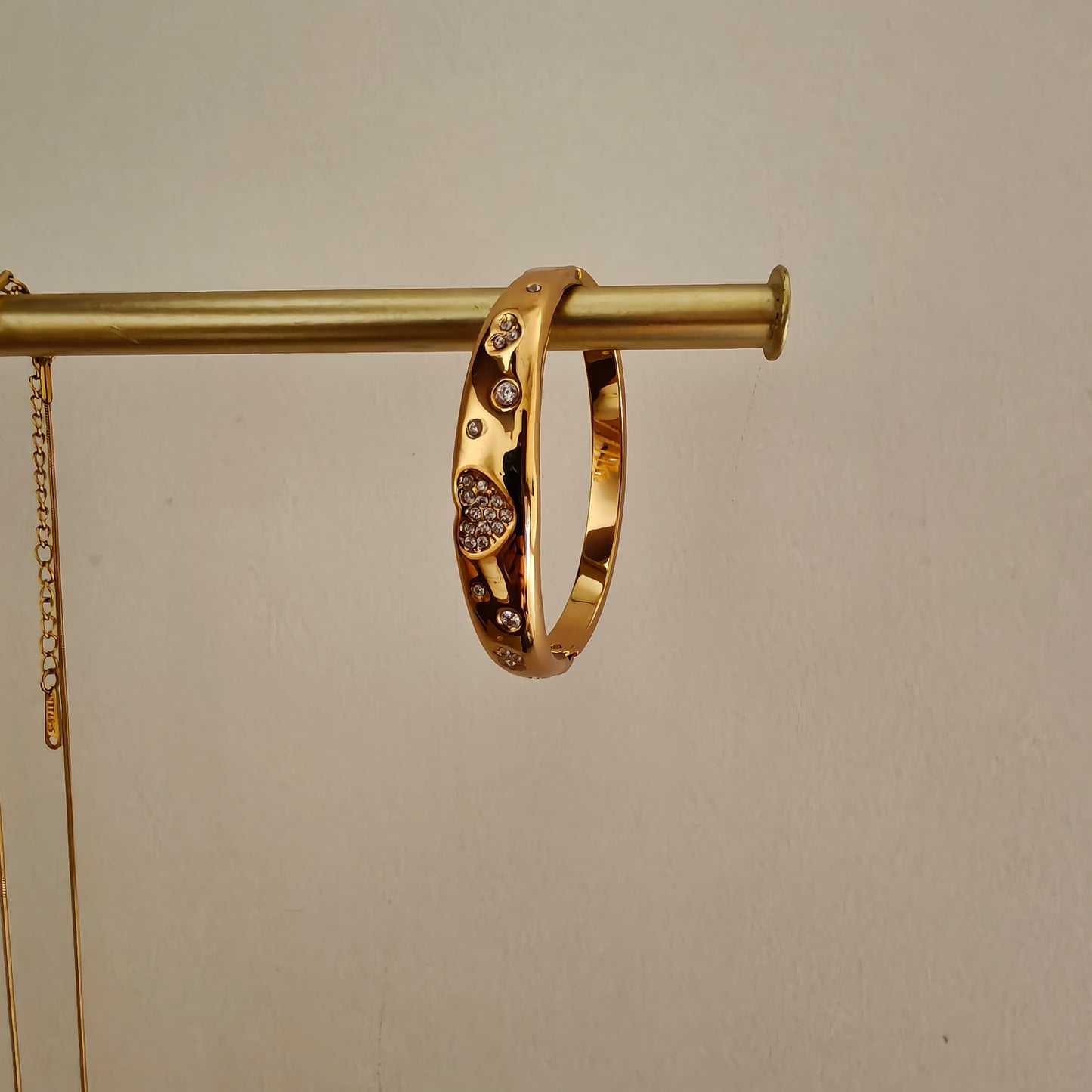 Aria thin wrist kada