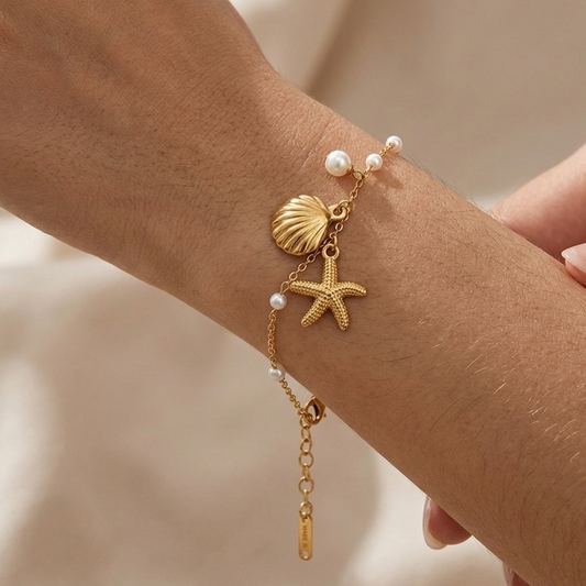 Shell charms bracelet