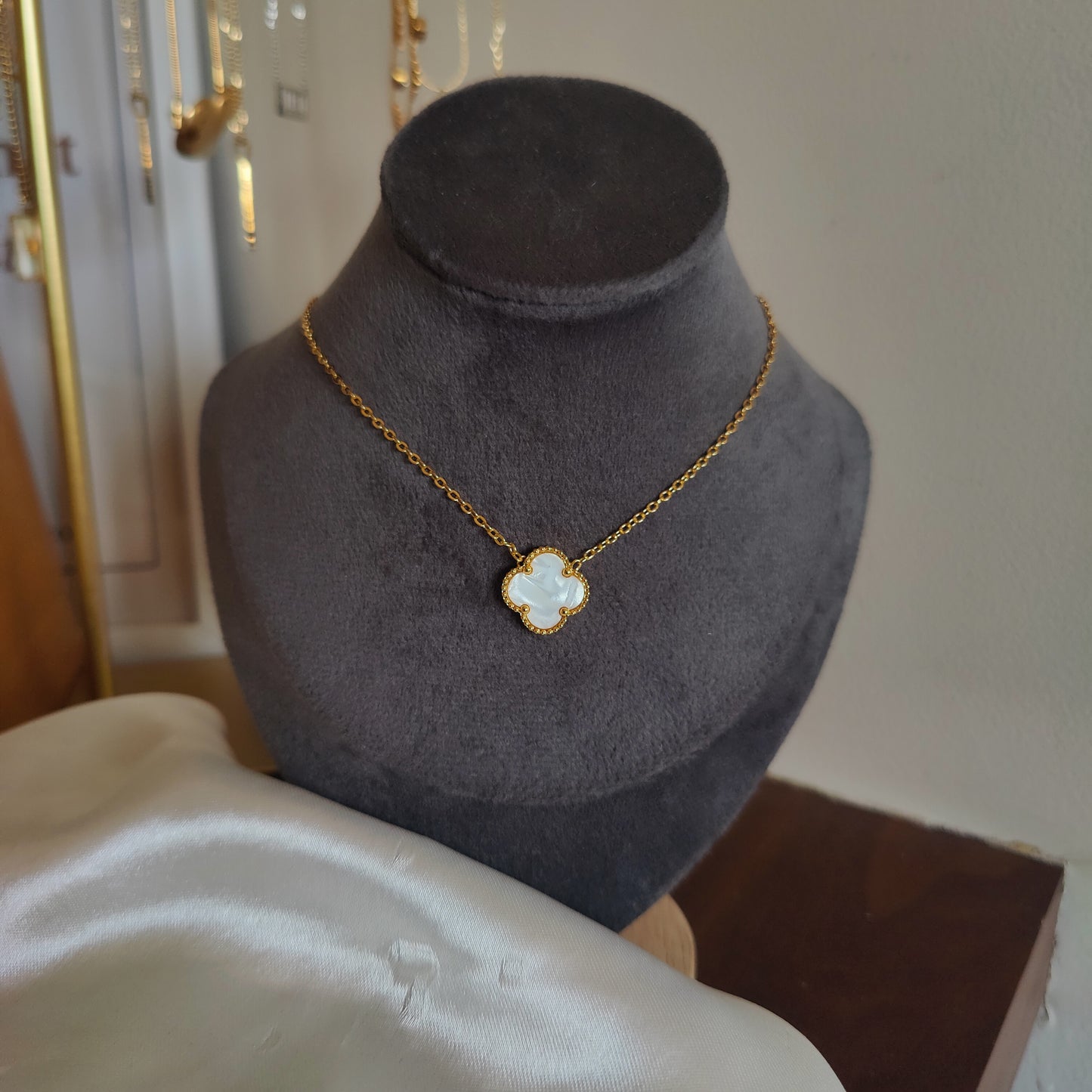 Clover Neckpieces