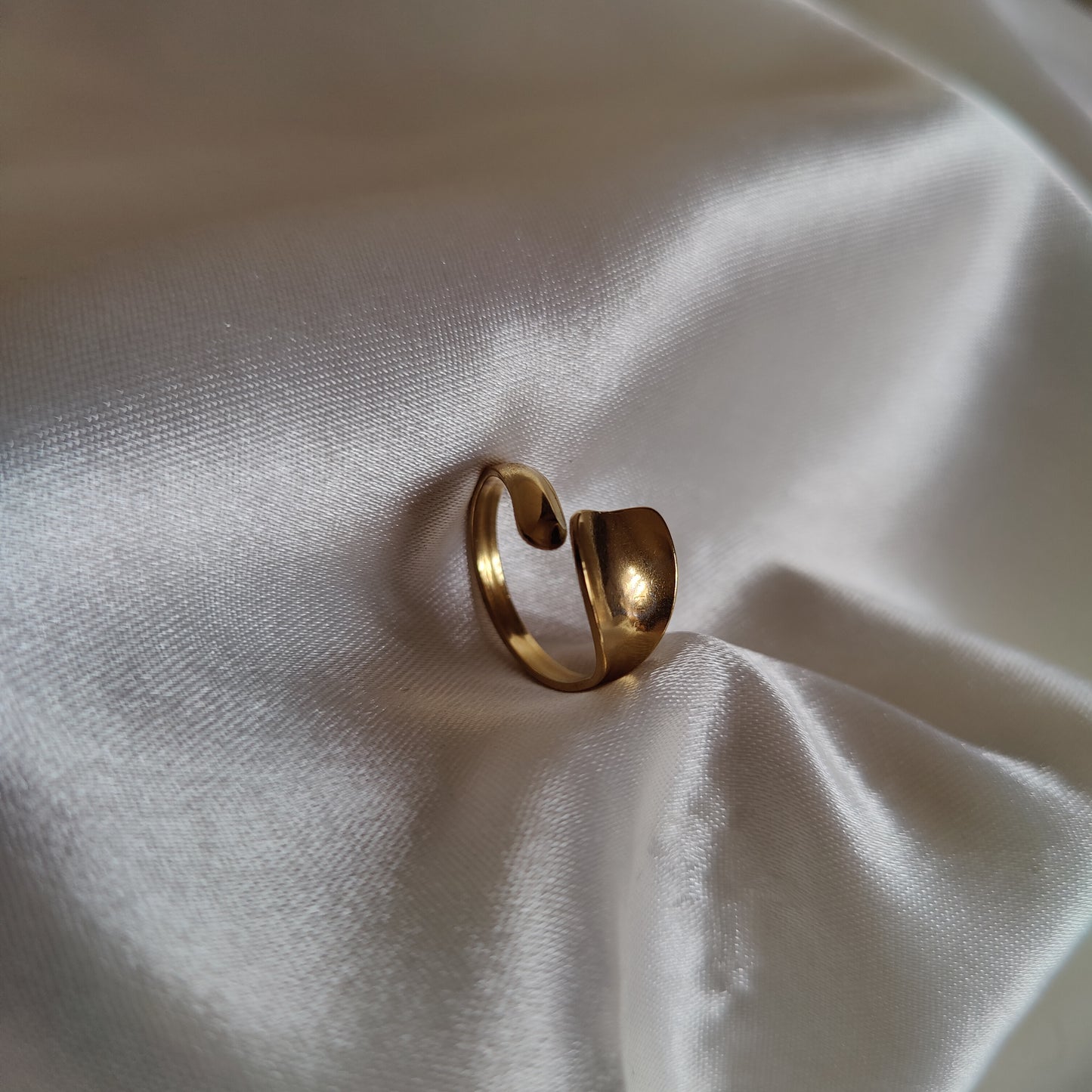 Zuri ring