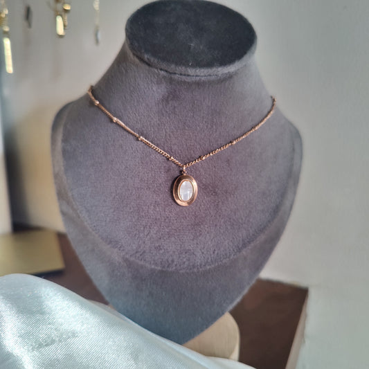 Rusie neckpiece