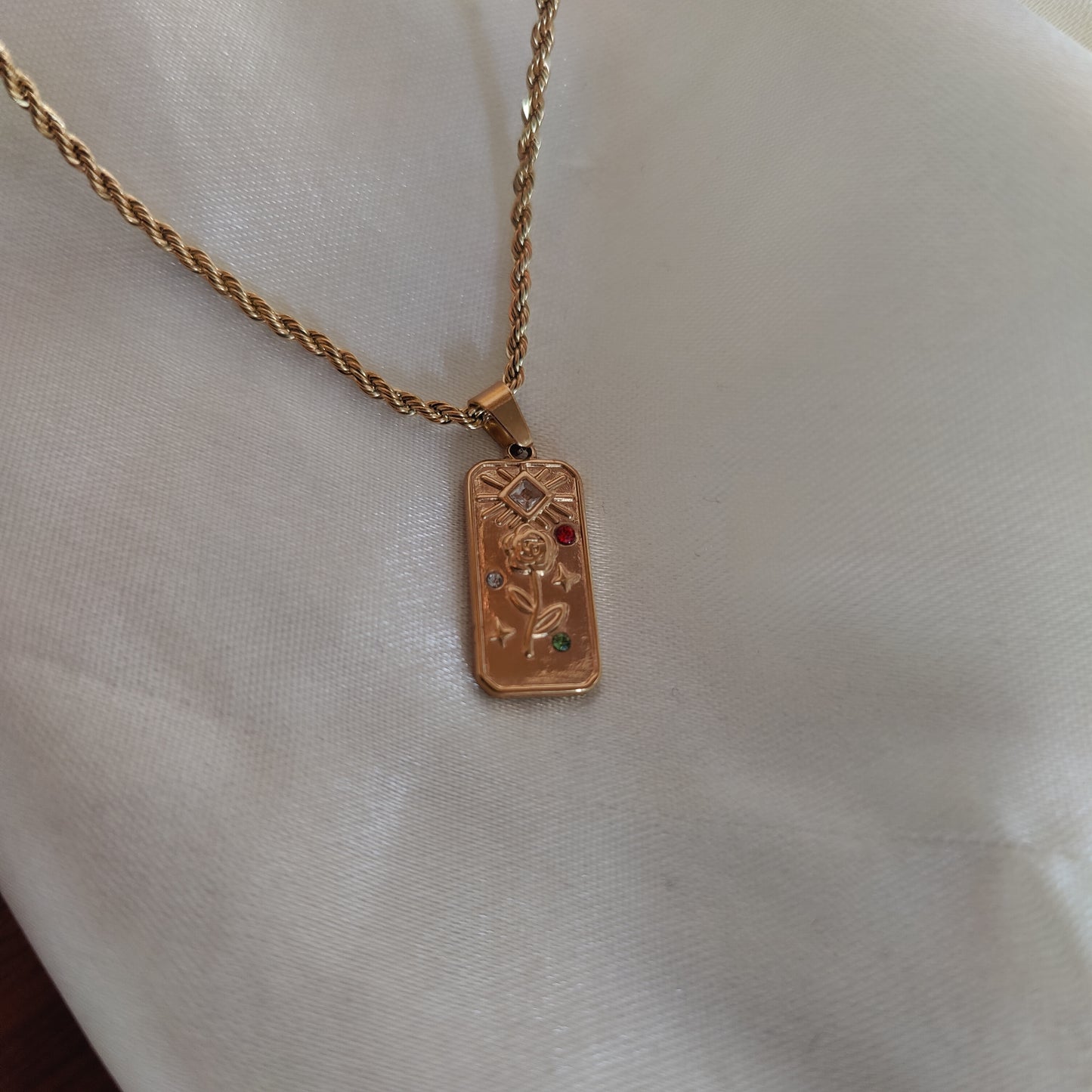Rose neckpiece
