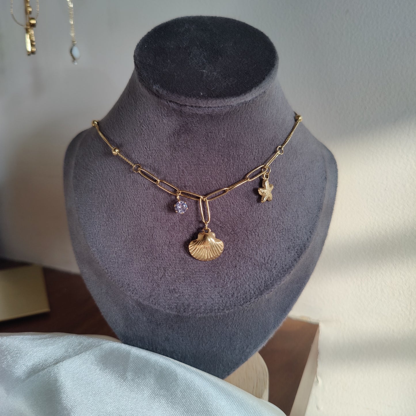 Shell charms neckpiece