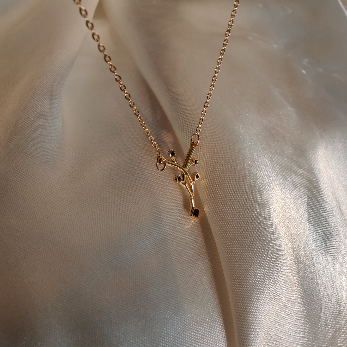 Chloe neckpiece