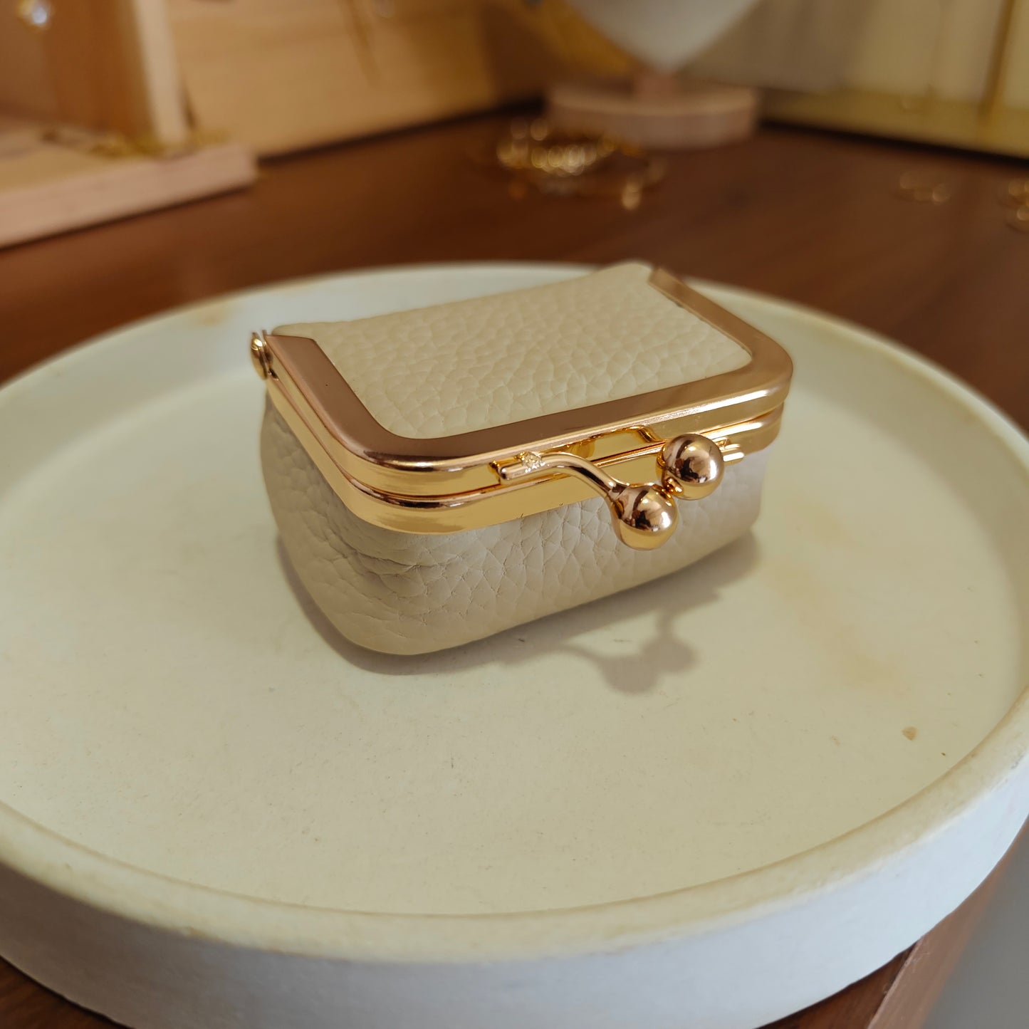 Beige mini jewellery case