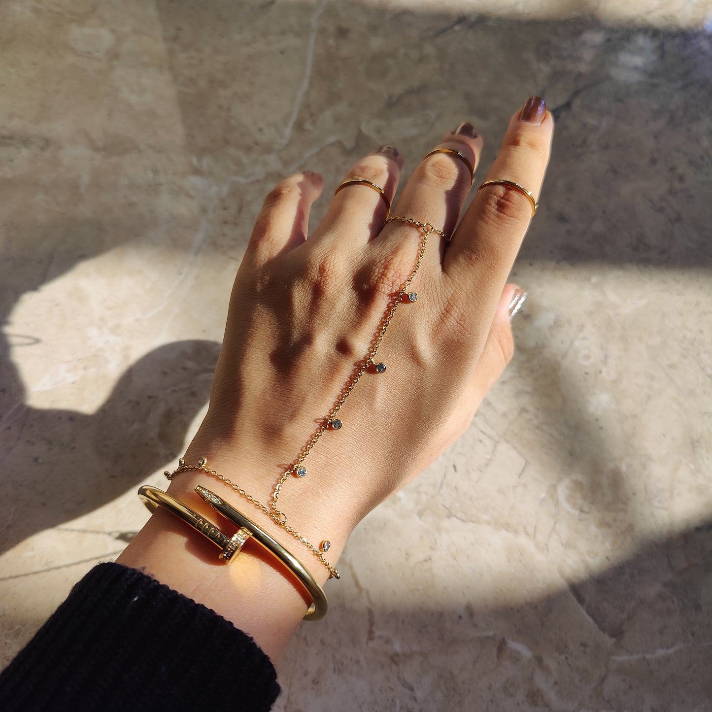 Avila Handchain