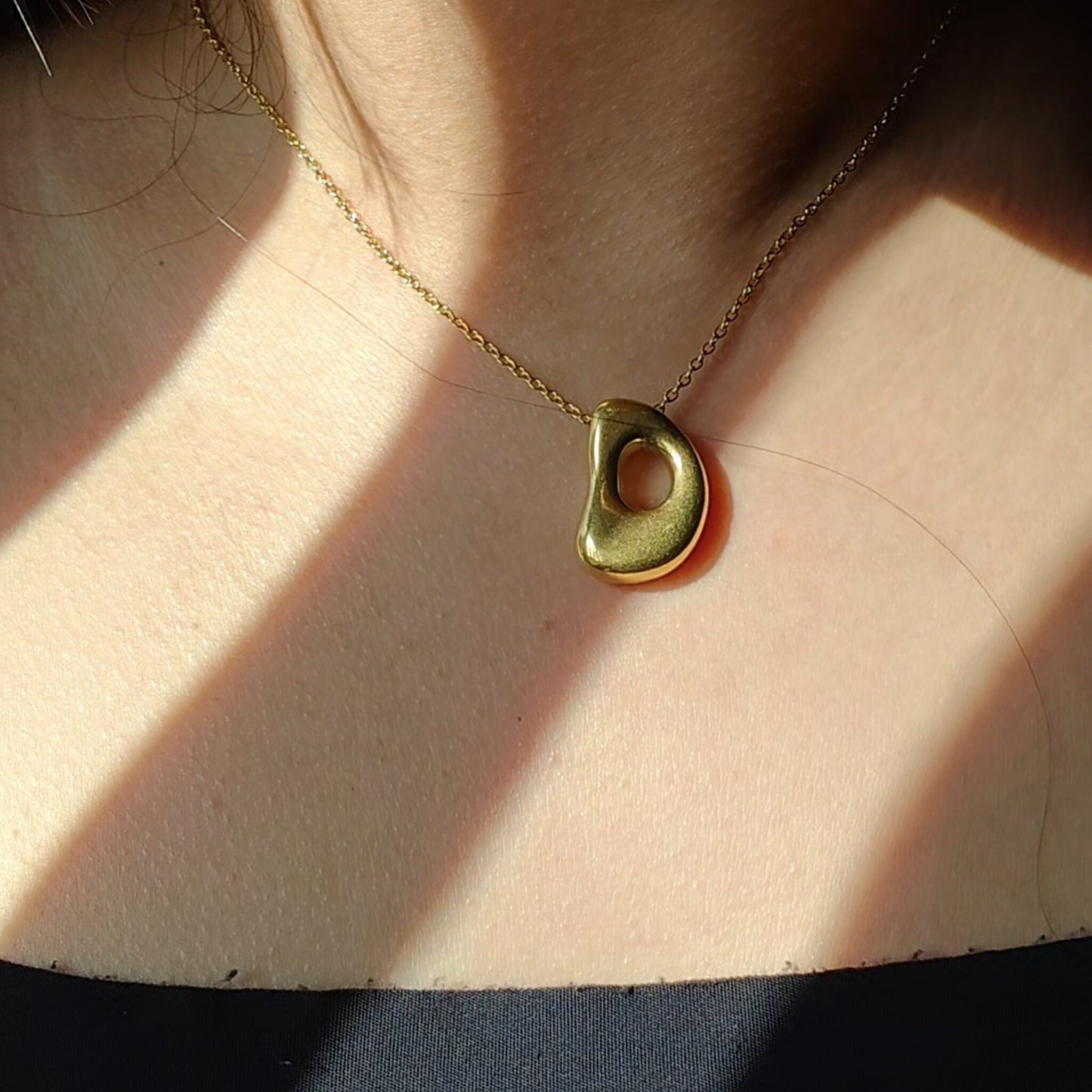 Bubble initial neckpieces