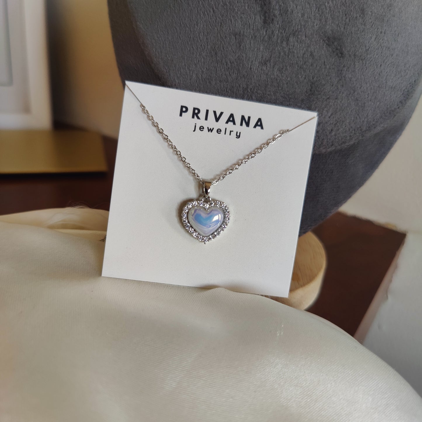 Silver heart neckpiece