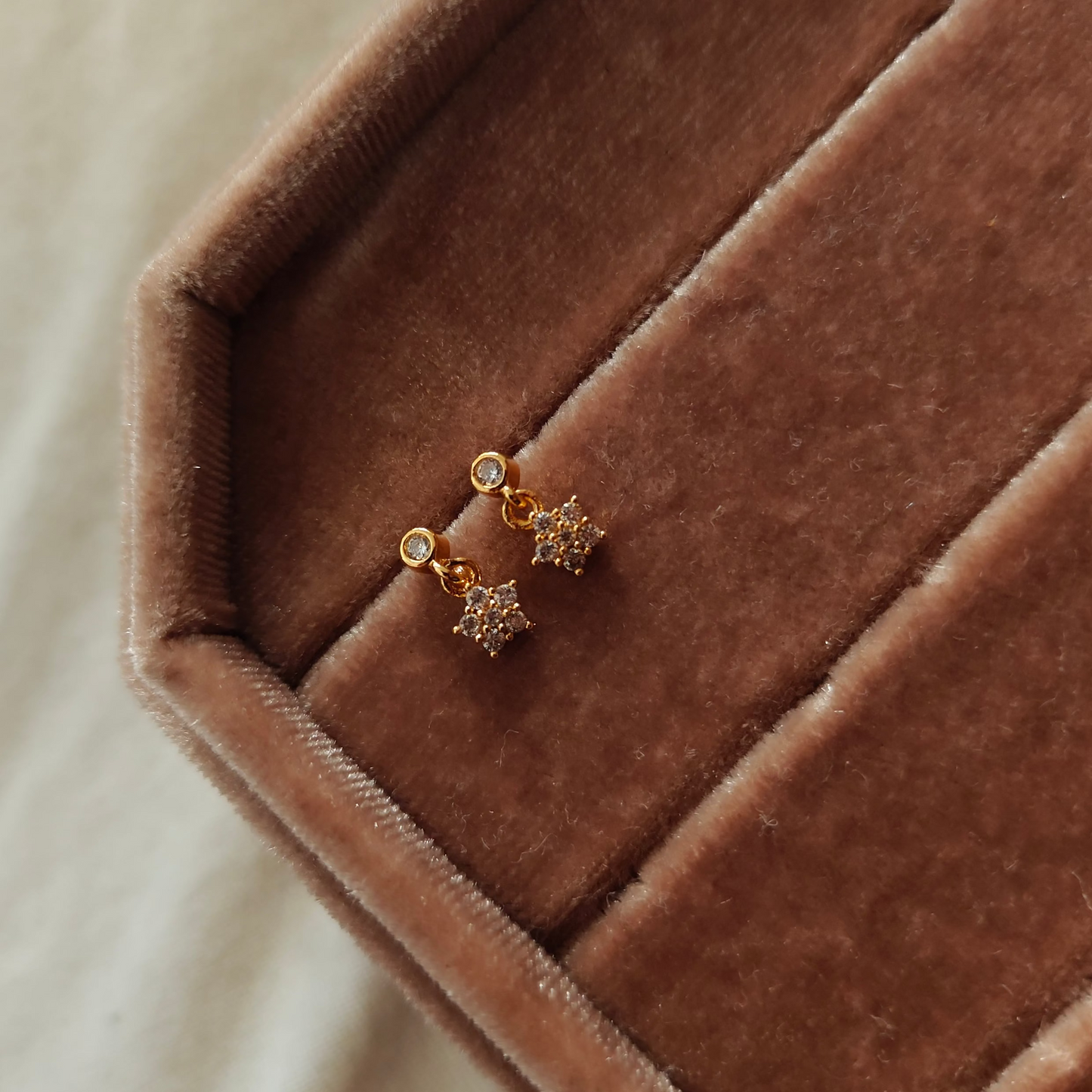 Star ball-back studs