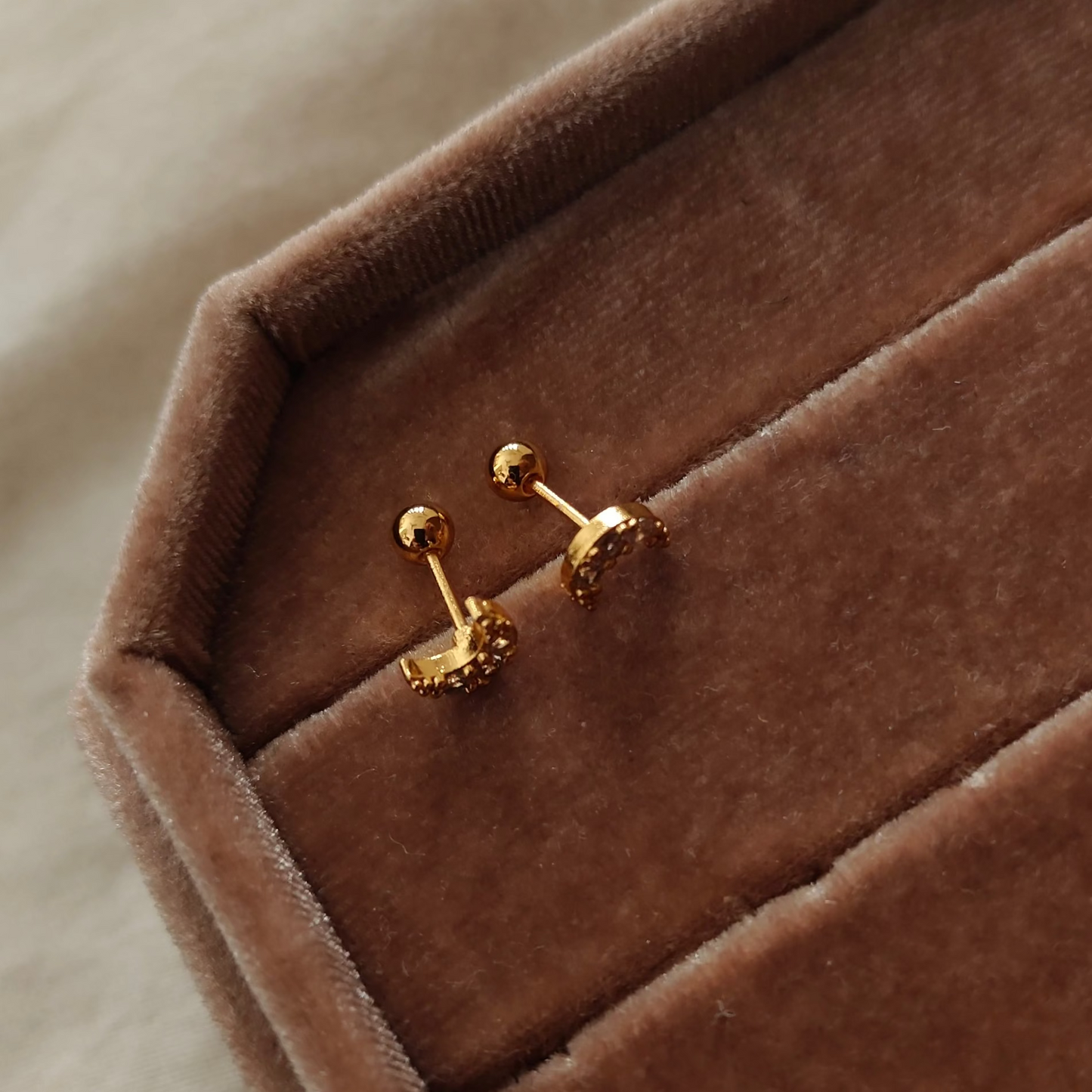 Moon ball-back studs
