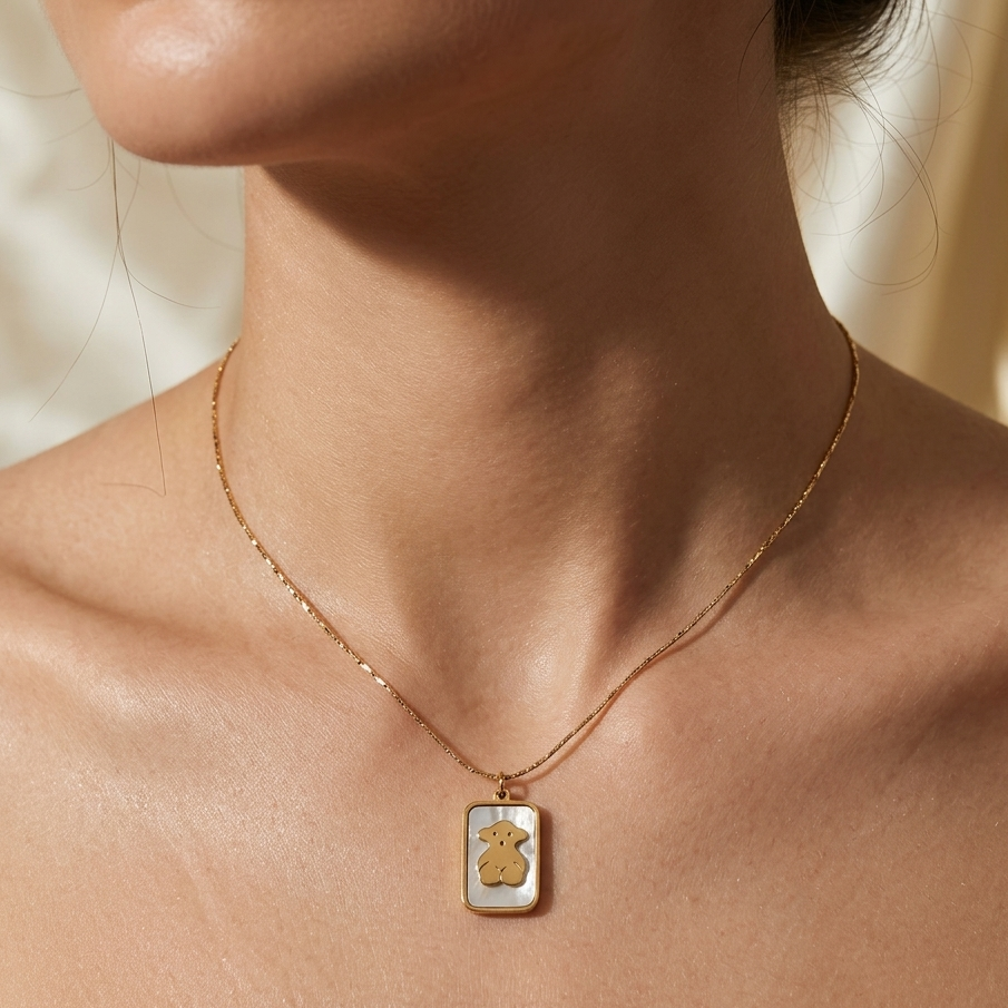 Little bear neckpiece
