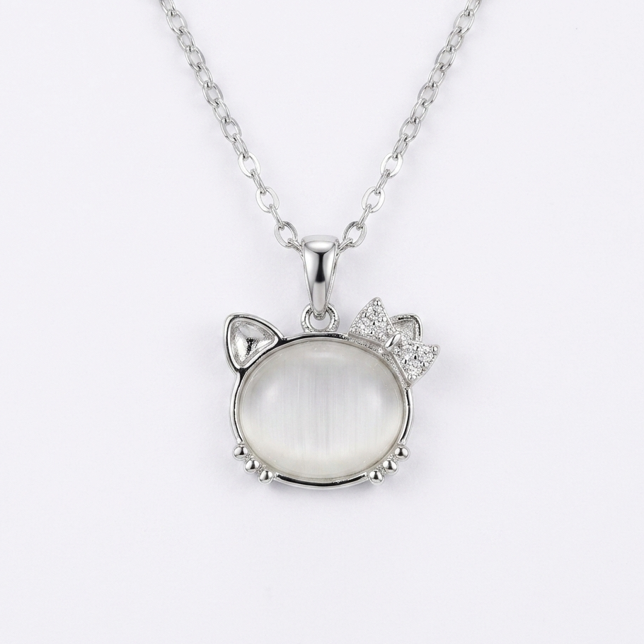 The kitty neckpiece