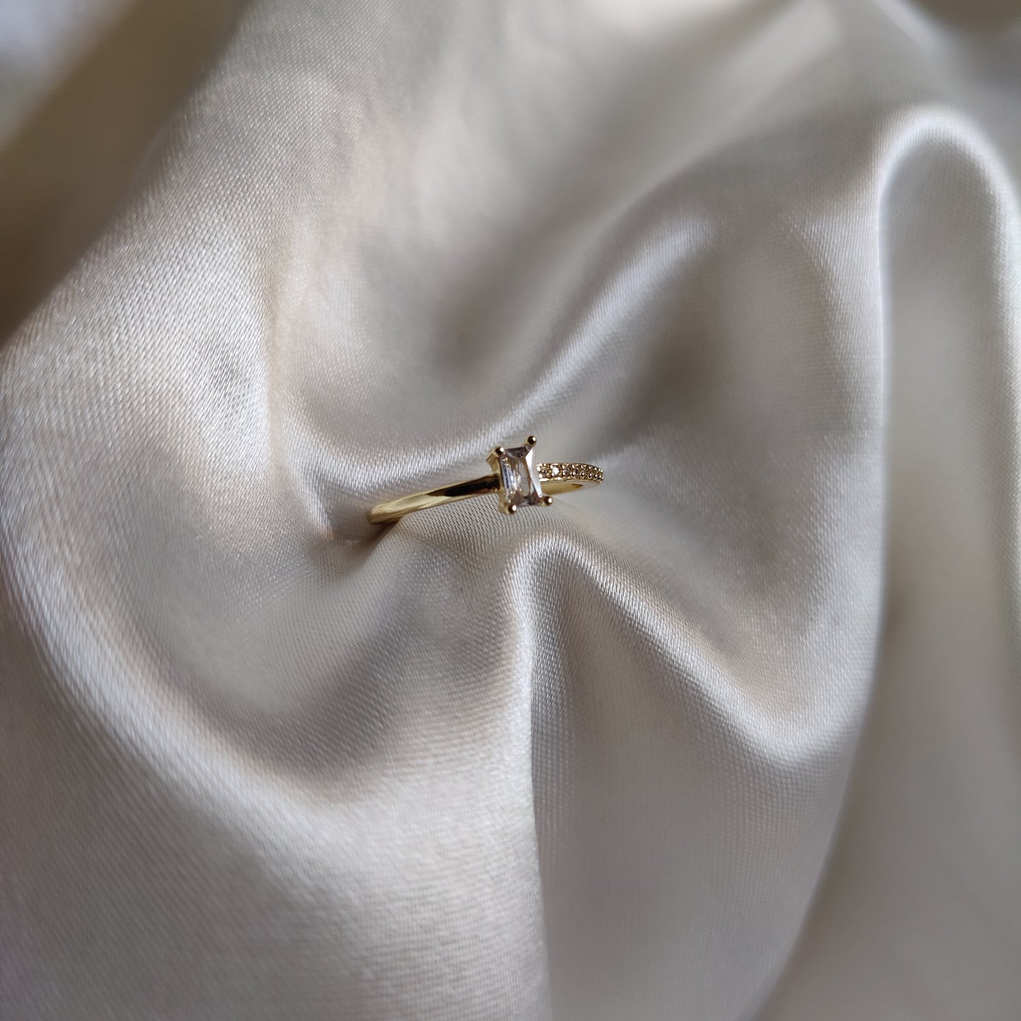 Emma ring