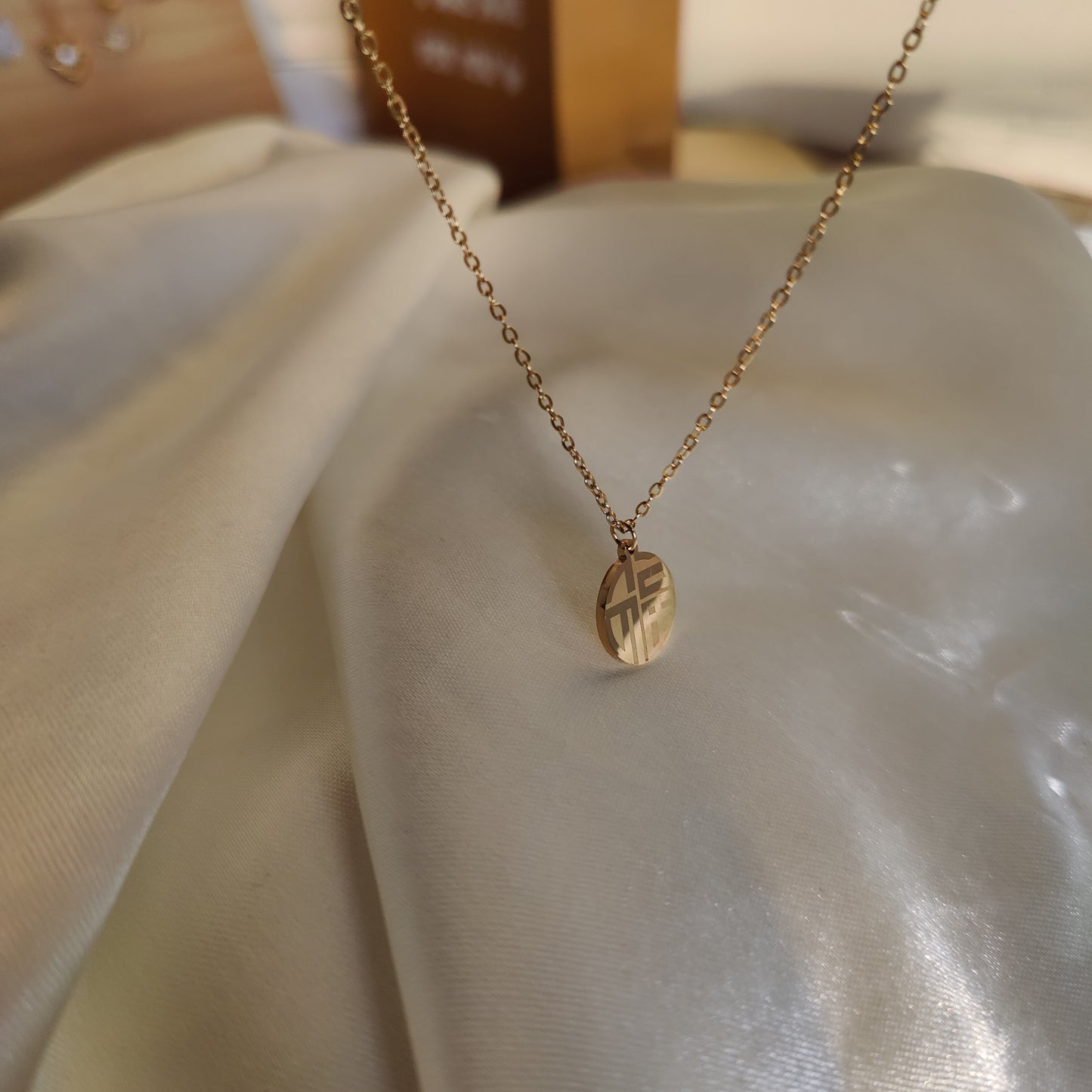 Addie neckpiece