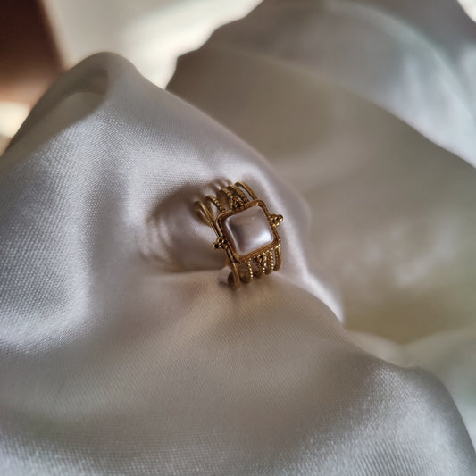Olivia ring