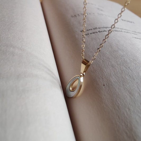 Elizabeth neckpiece