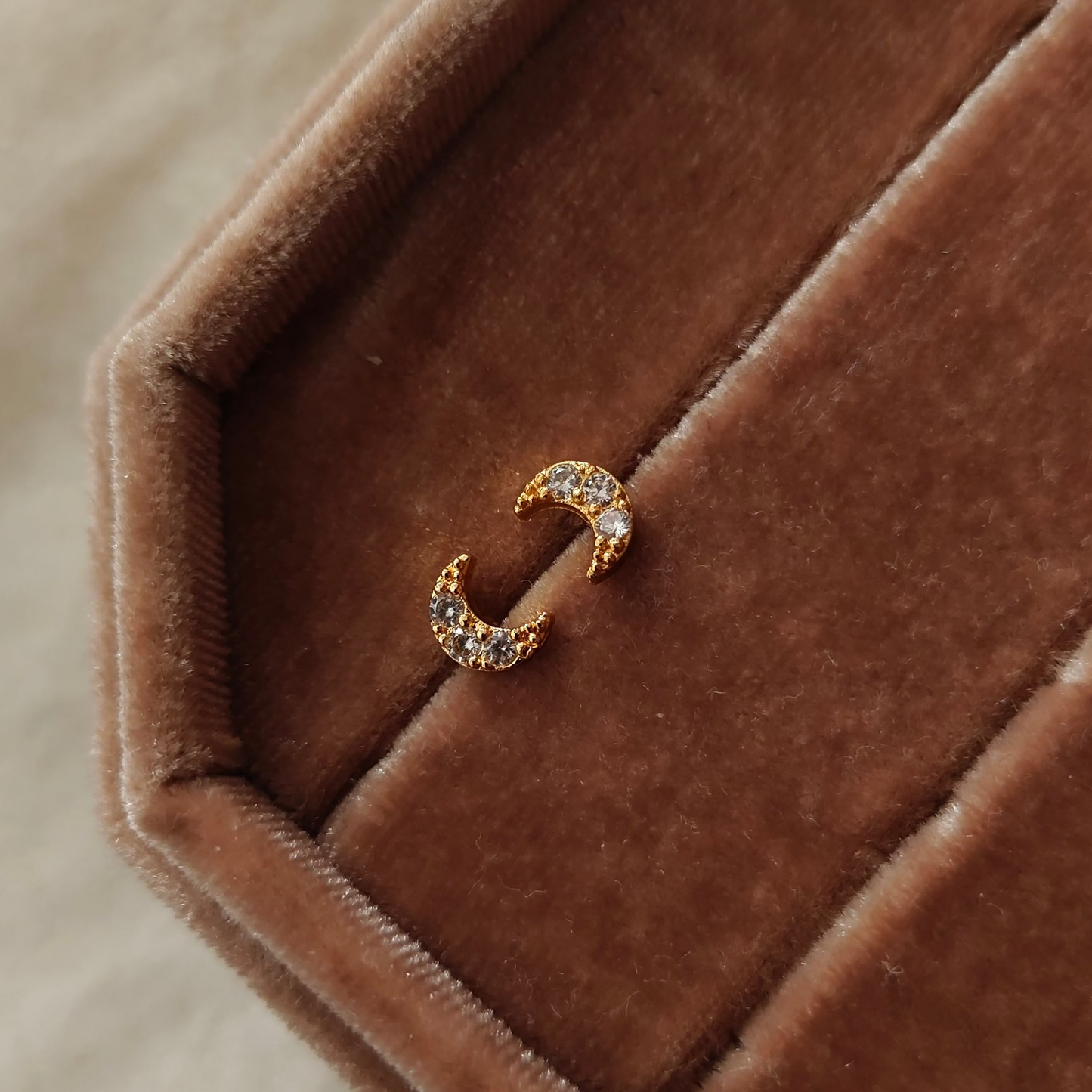 Moon ball-back studs