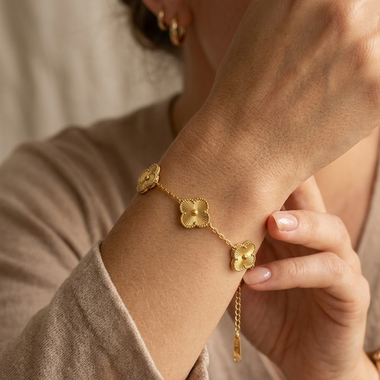 Four leaf bracelet