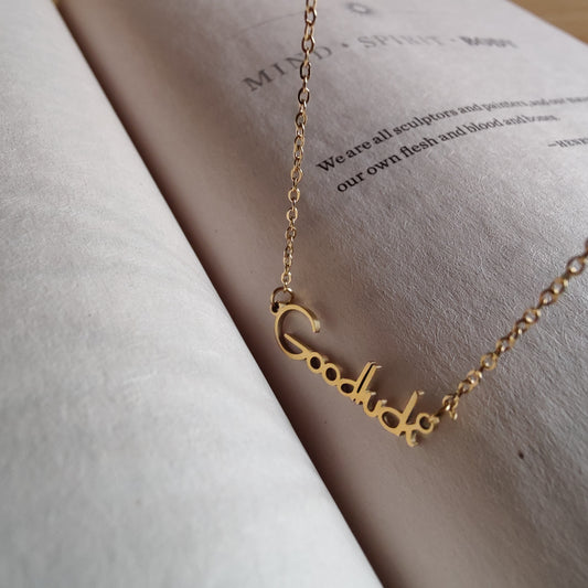 Goodluck neckpiece