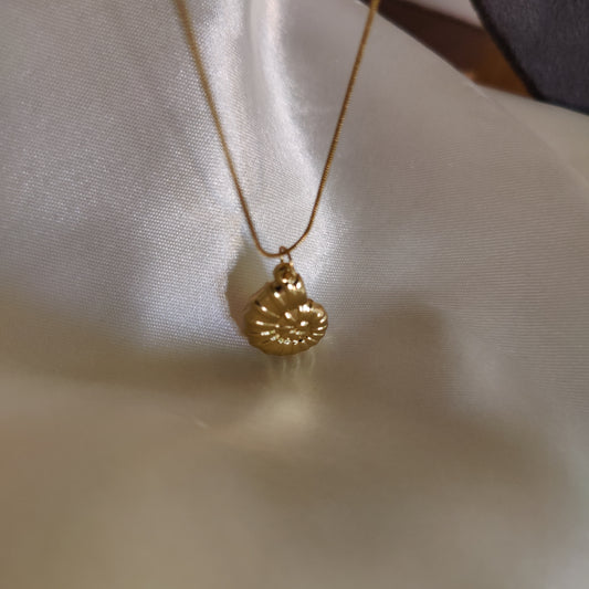 Croissant neckpiece