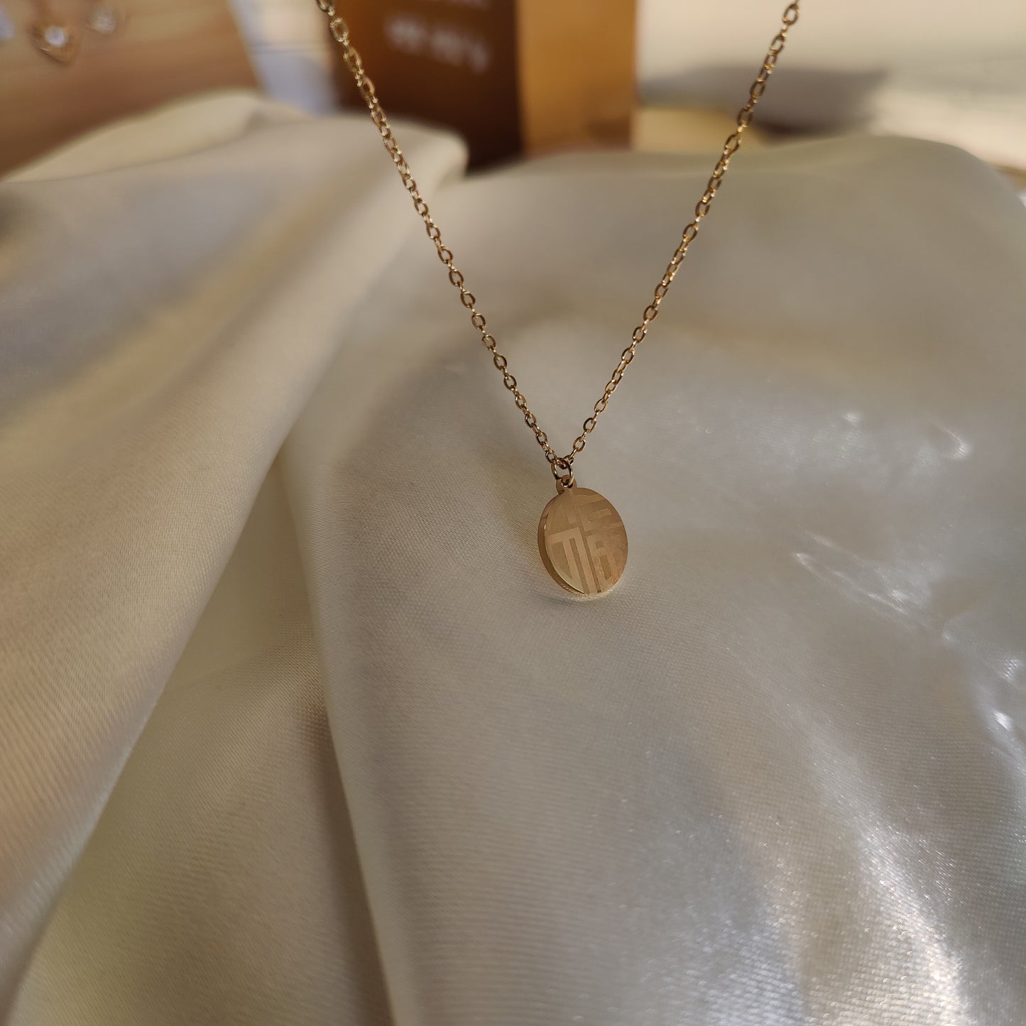 Addie neckpiece