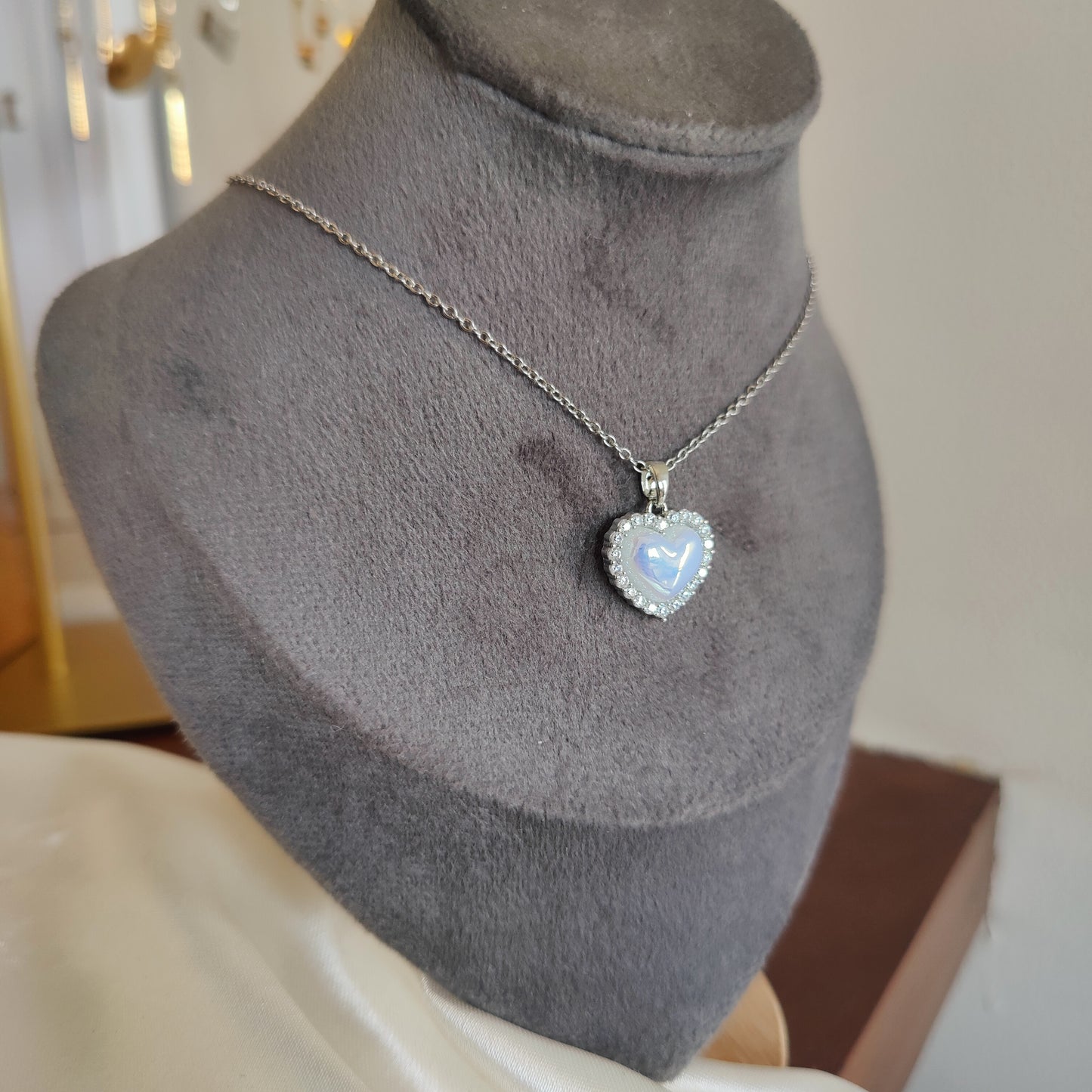 Silver heart neckpiece