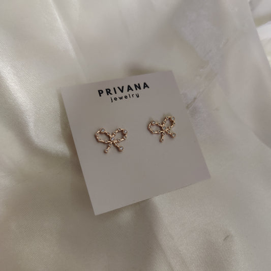 Minimal bow Ear studs