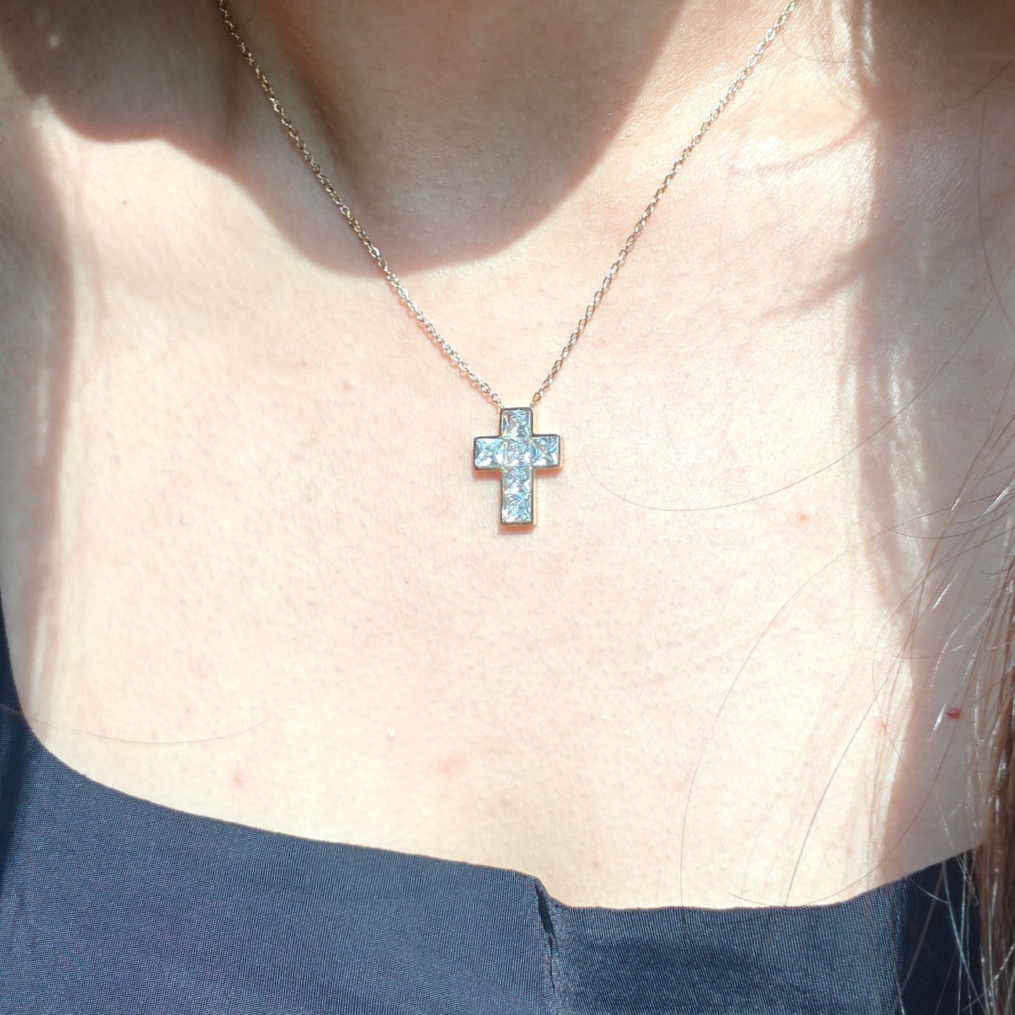Diamond cross neckpiece