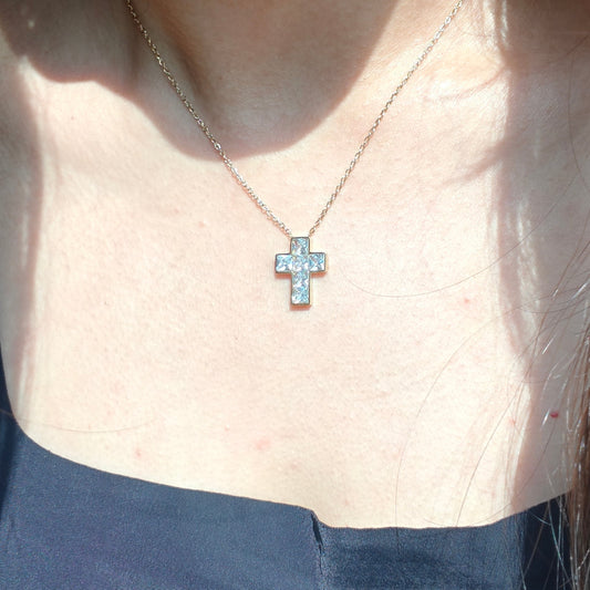 Diamond cross neckpiece