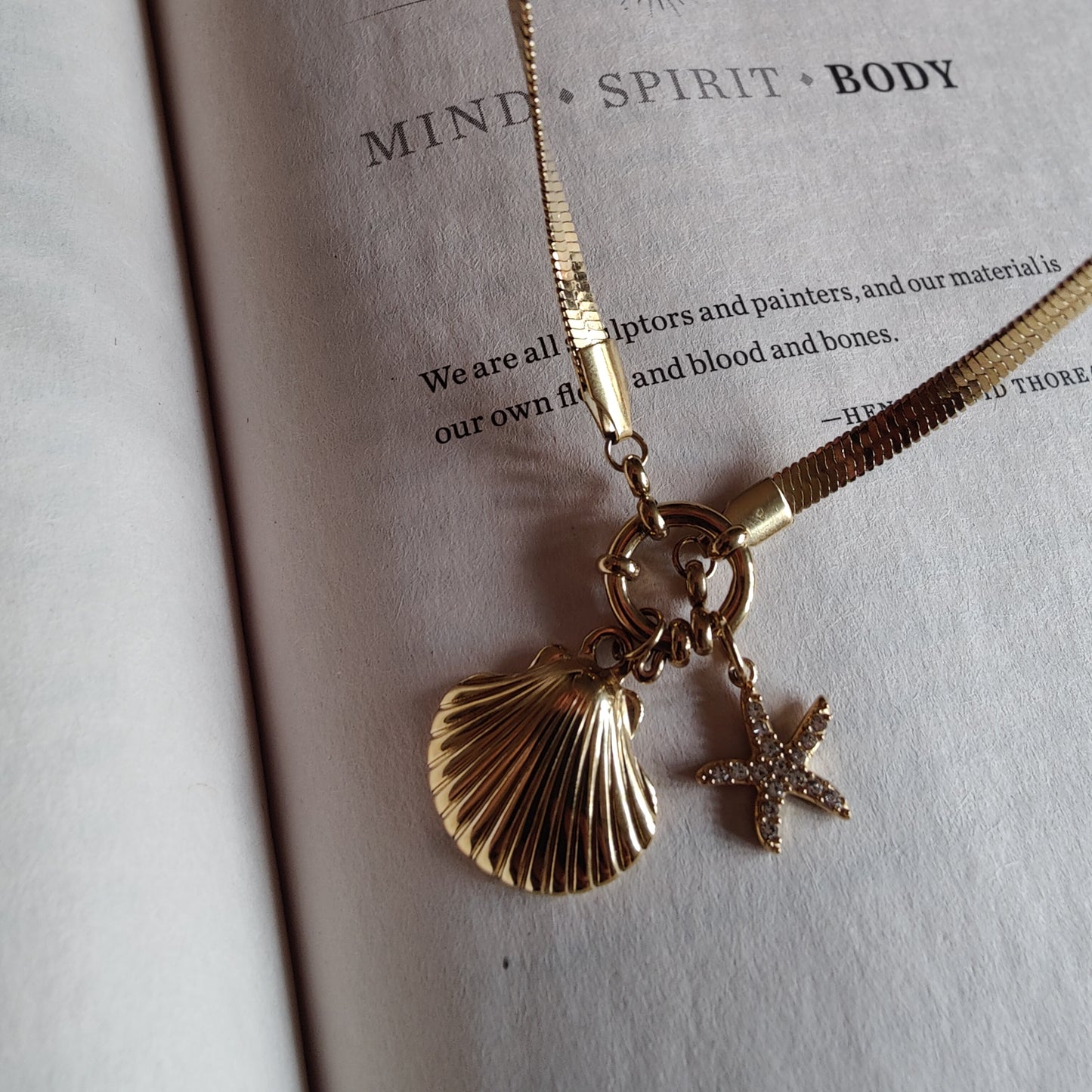 Shell charms neckpiece