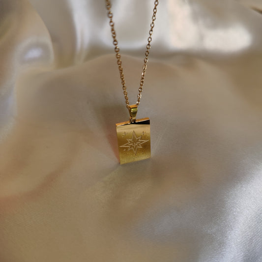 Akira neckpiece