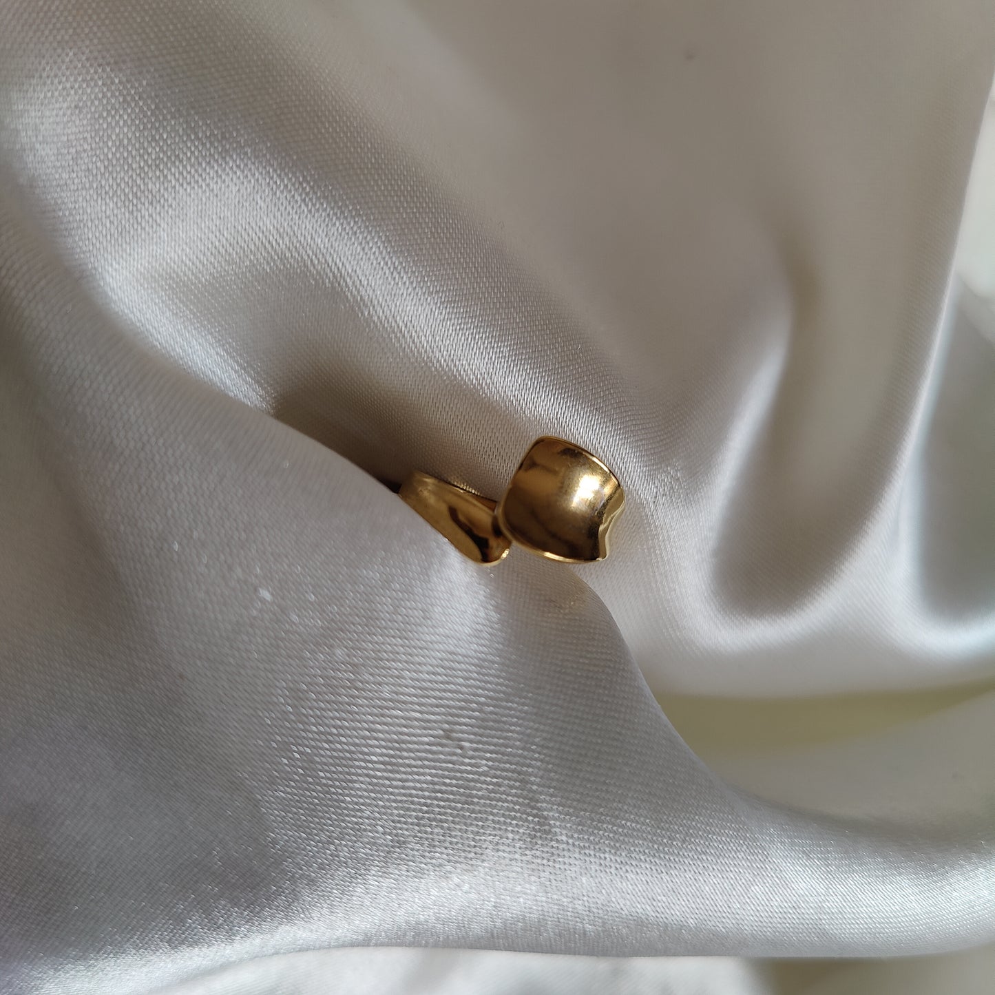 Zuri ring